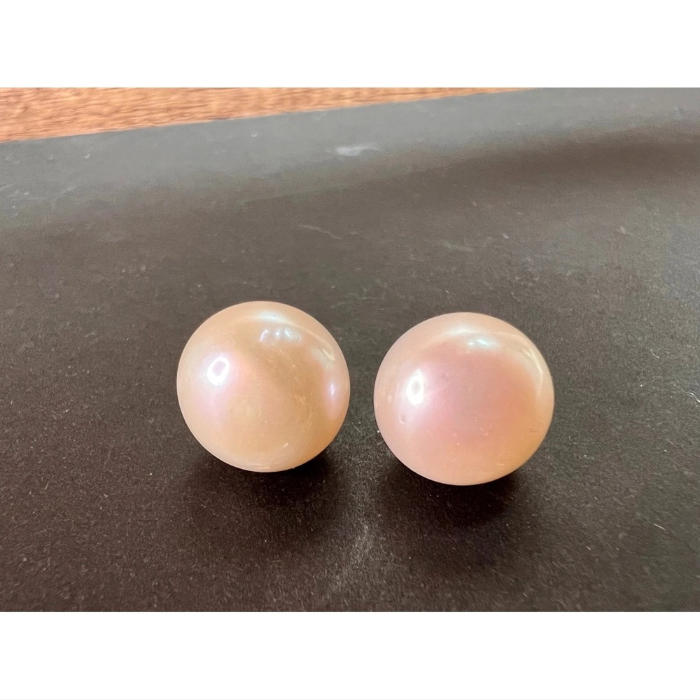 NEW 14k solid gold freshwater pearl stud earrings